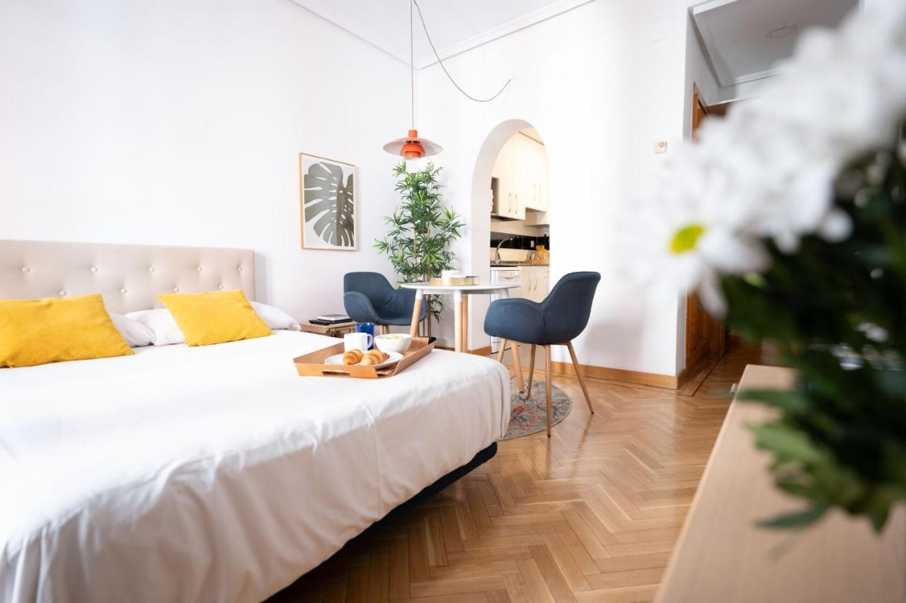 Estudio Calle Del Barquillo Madrid Eksteriør bilde